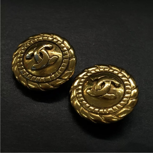 CHANEL CC Logo Gold Tone Earrings - Picture 6 of 8